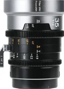 IronStar 35mm t/1.9 1.5X Anamorphic Full Frame Cine Neutral Flare EF/PL