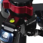 Treppiede in carbonio R4214E con asta centrale a cremagliera